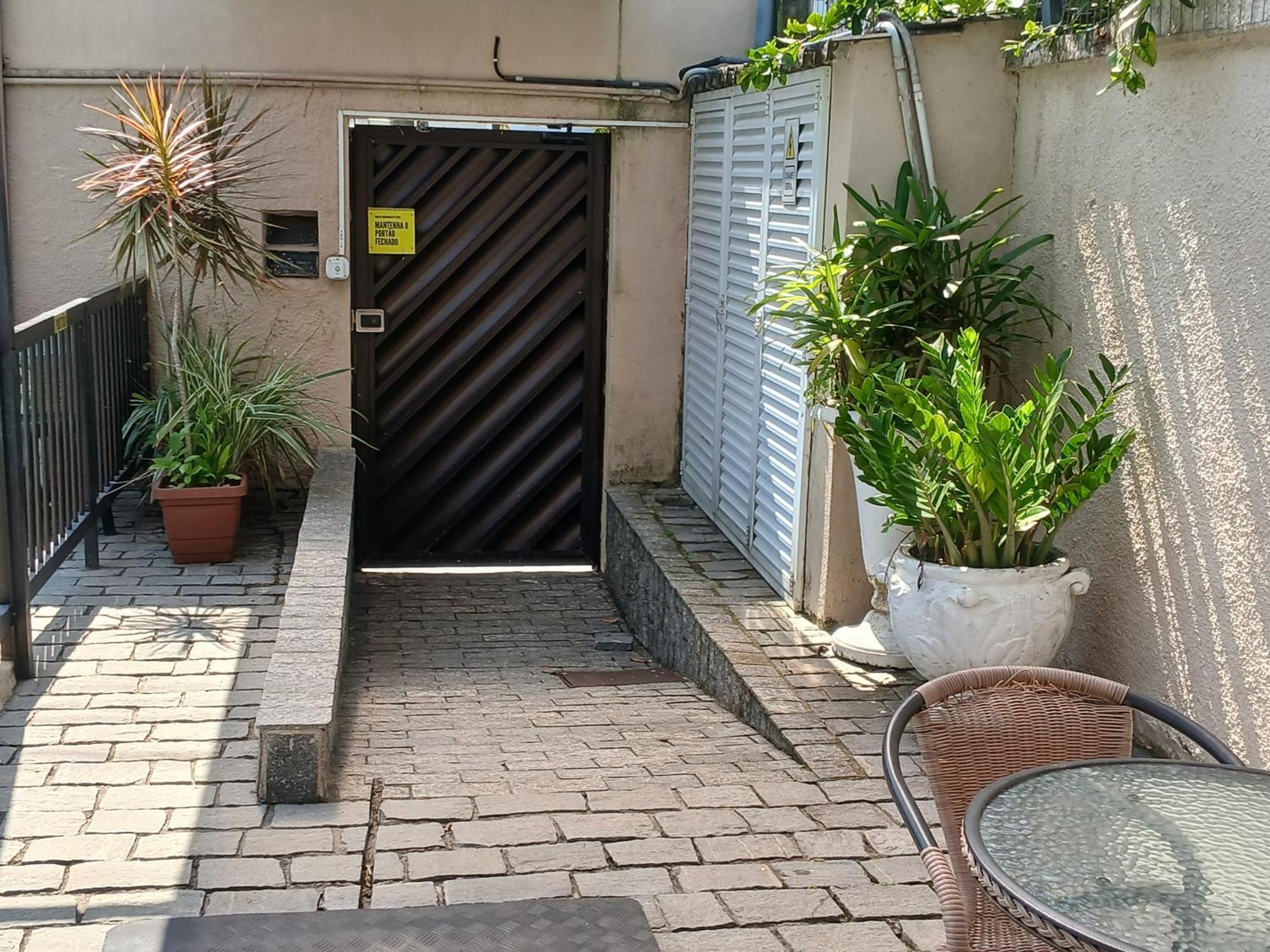 Pousada Parque Suites Estacionamento E Piscina Guaruja Exterior photo